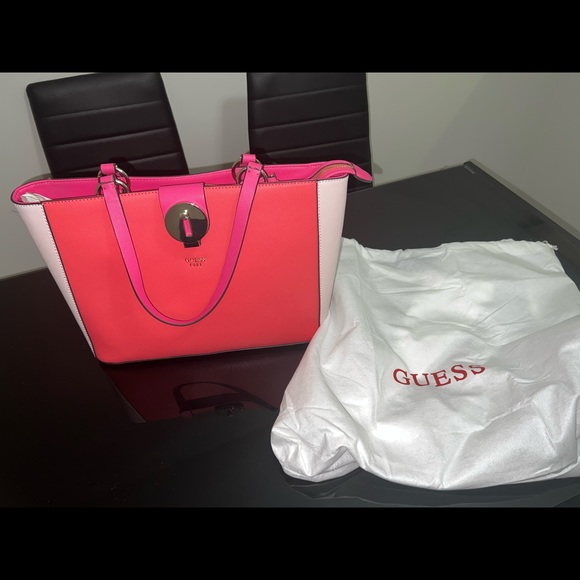 Brand New Guess Purse - Picture 3 of 3
